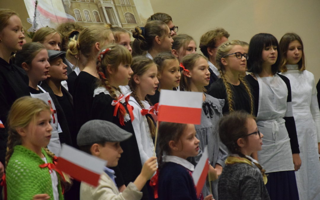 Uczniowie Szkoły Podstawowej w Opalenicy uczcili NIEPODLEGŁĄ…