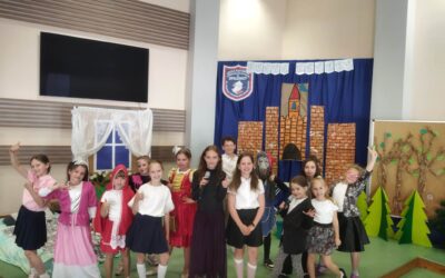 Kółko teatralne klas 0-3 w humorystycznym przedstawieniu pt. ?Prawa dziecka?