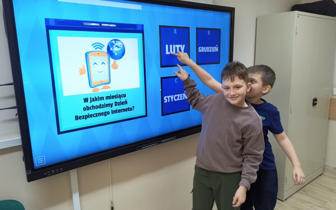 Kółko Informatyczne klasy 3a – “Z komputerem Nam po drodze”.