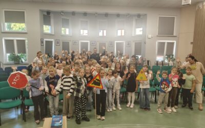 Edukacyjne spotkanie z policjantami – o bezpieczeństwie w domu, szkole i na drodze